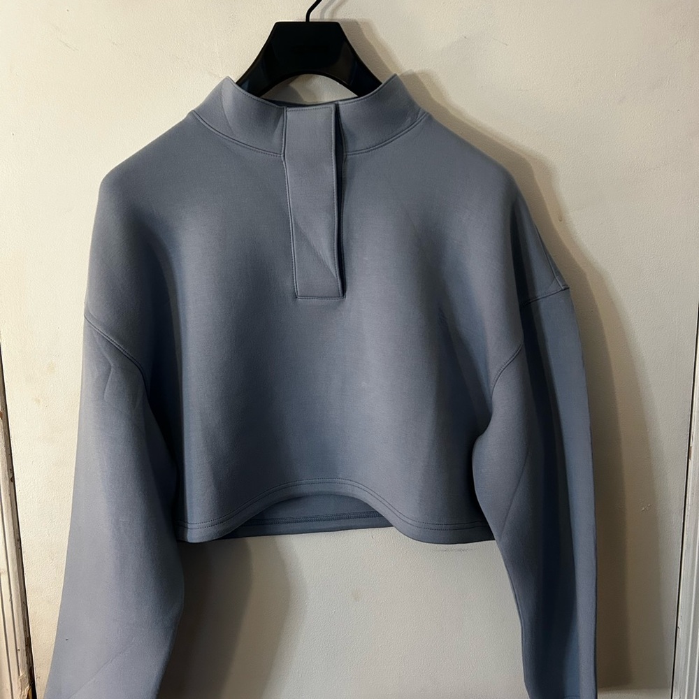 Women's Blue Cropped Top